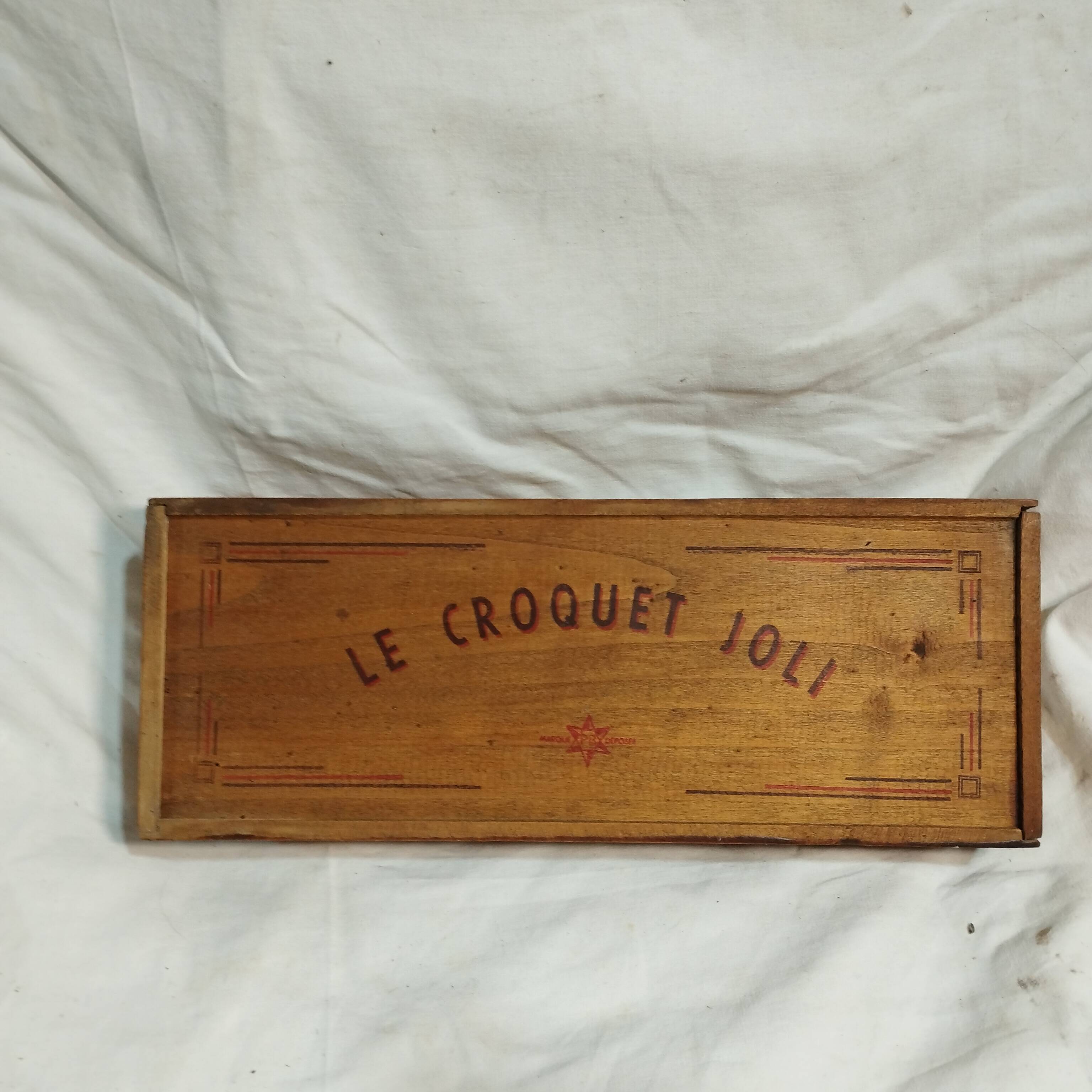 old wooden parlor croquet game "le croquet joli" in its box