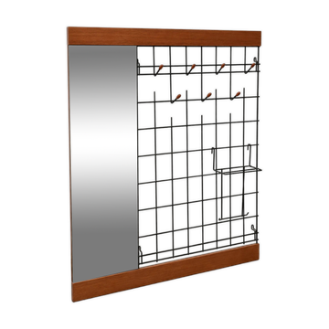 Wall-mounted coat rack