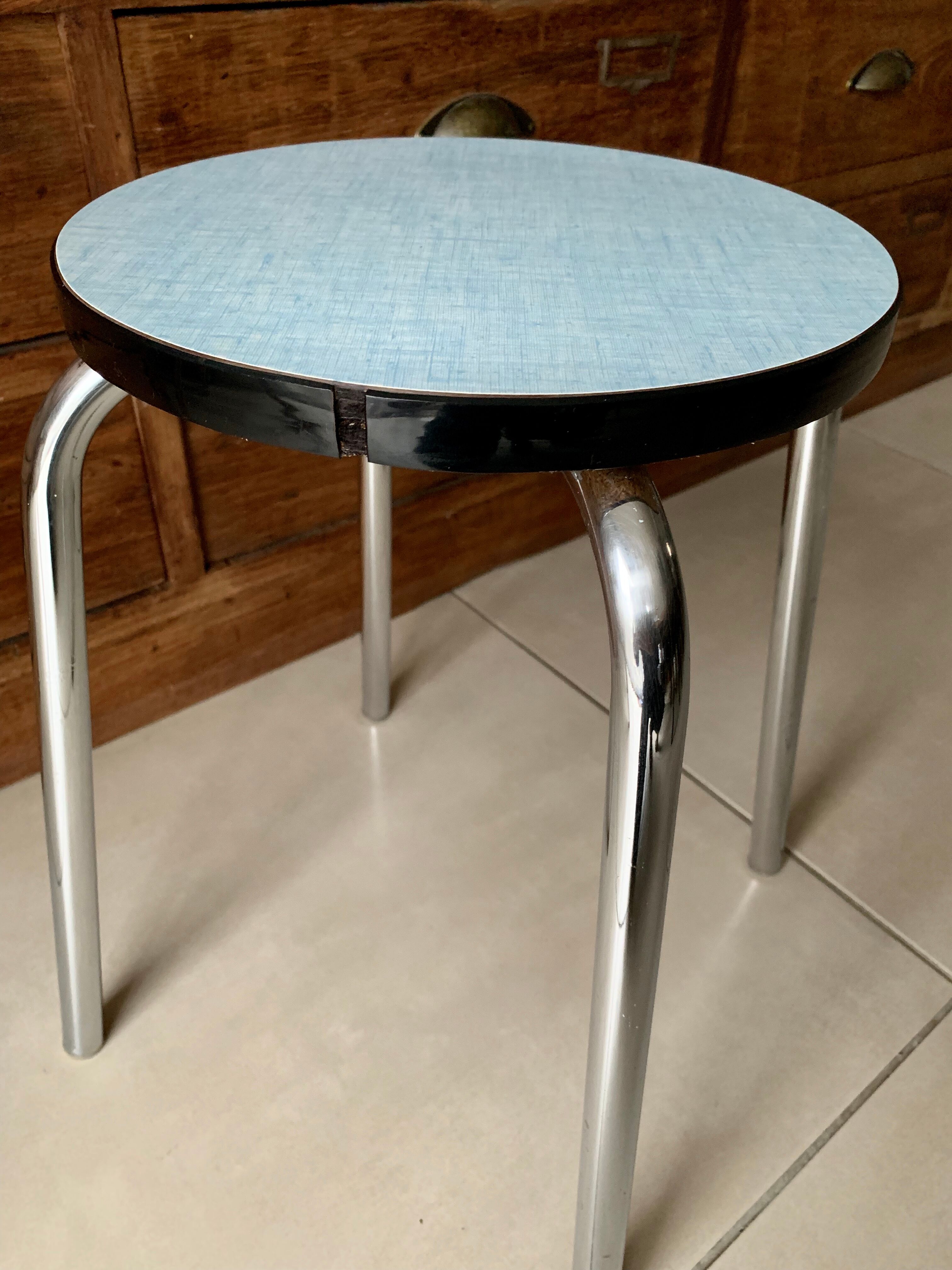 Stool blue round formica
