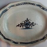 Plat en céramique du centre. XIX ièm siècle.
