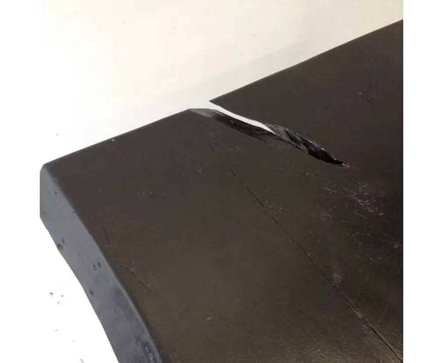 Table Brutaliste