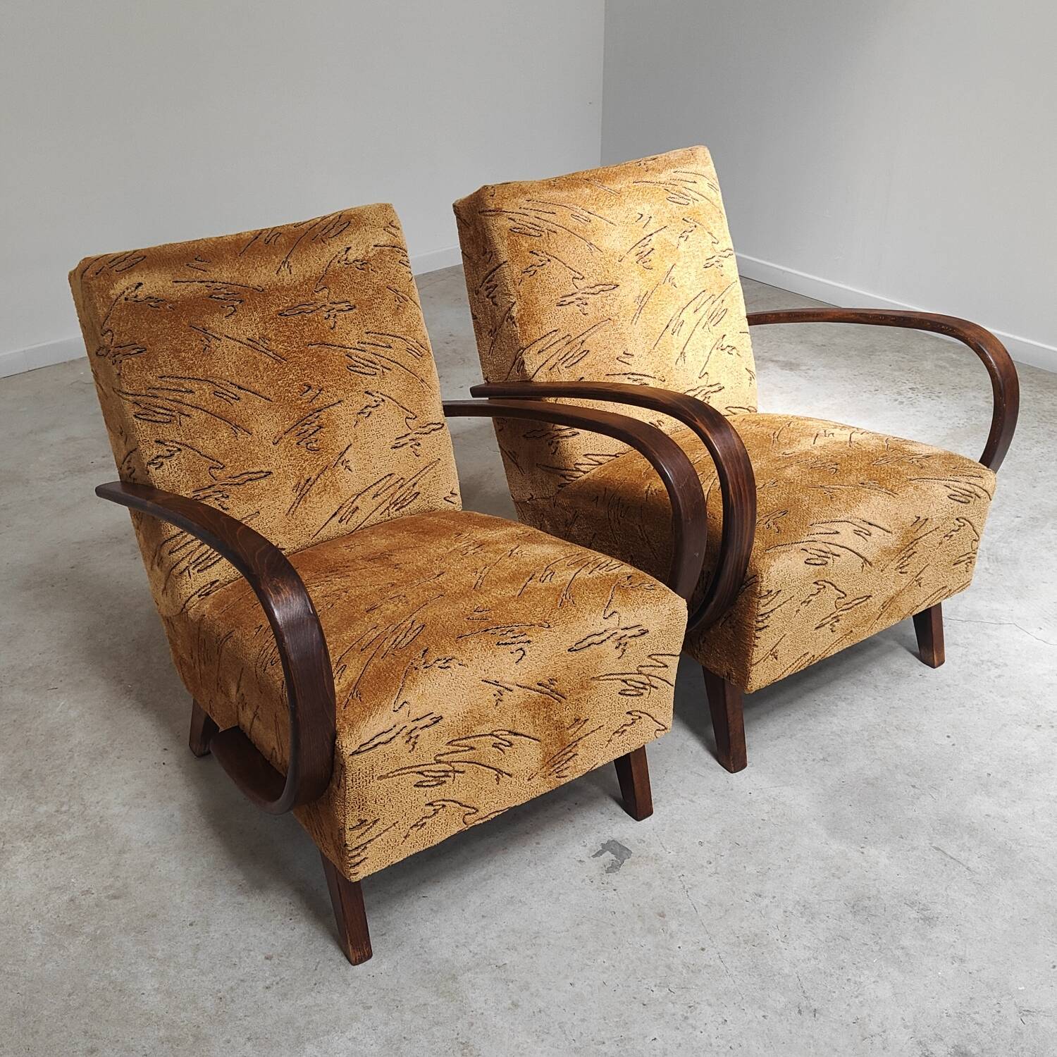 Pair of Art Deco armchairs H410 Type C by Jindrich Halabala for UP Zavody