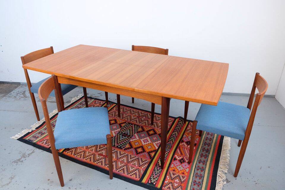 Vintage dining table from the 60s/70s, in teak, retro/vintage style, made of teak.