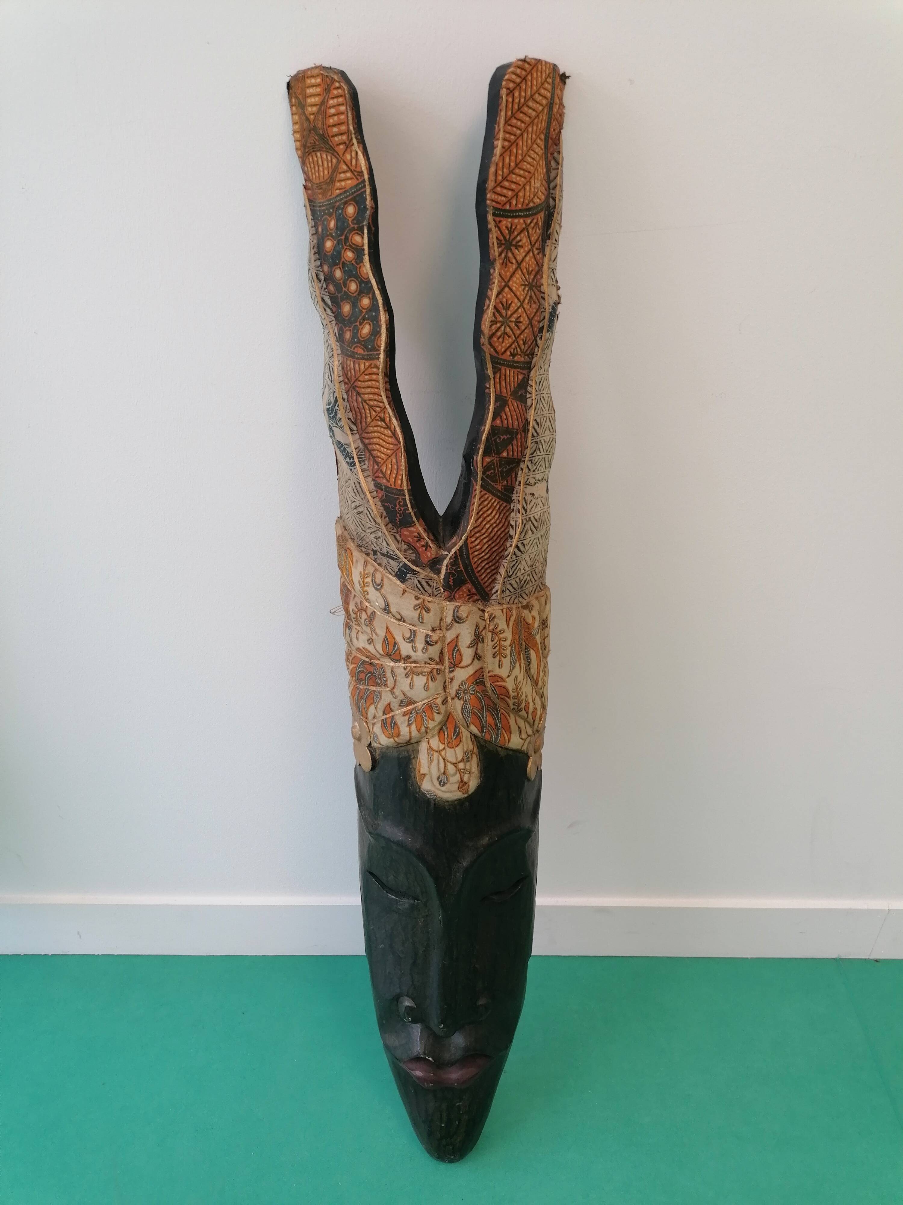 Ethnic wall mask carved wood and printed fabric – 101 cm