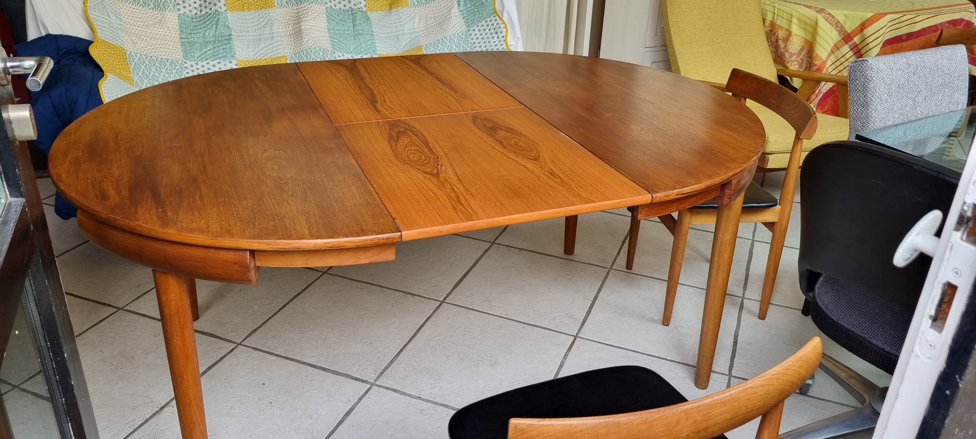 Scandinavian teak dining table and 4 chairs Hans Olsen Frem Rojle
