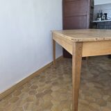 Old farmhouse table for 4/6 people.