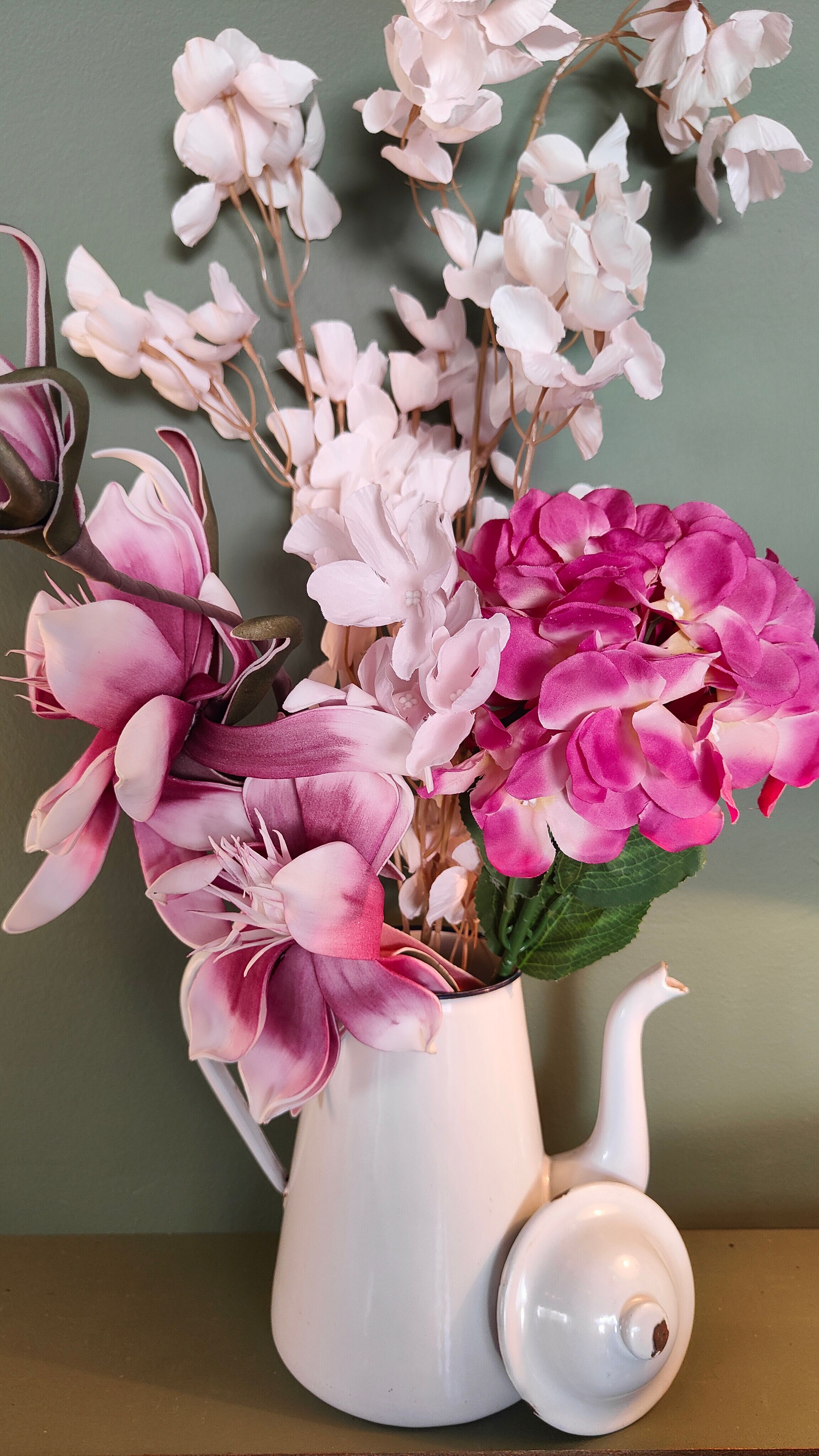 Enamelled coffee maker