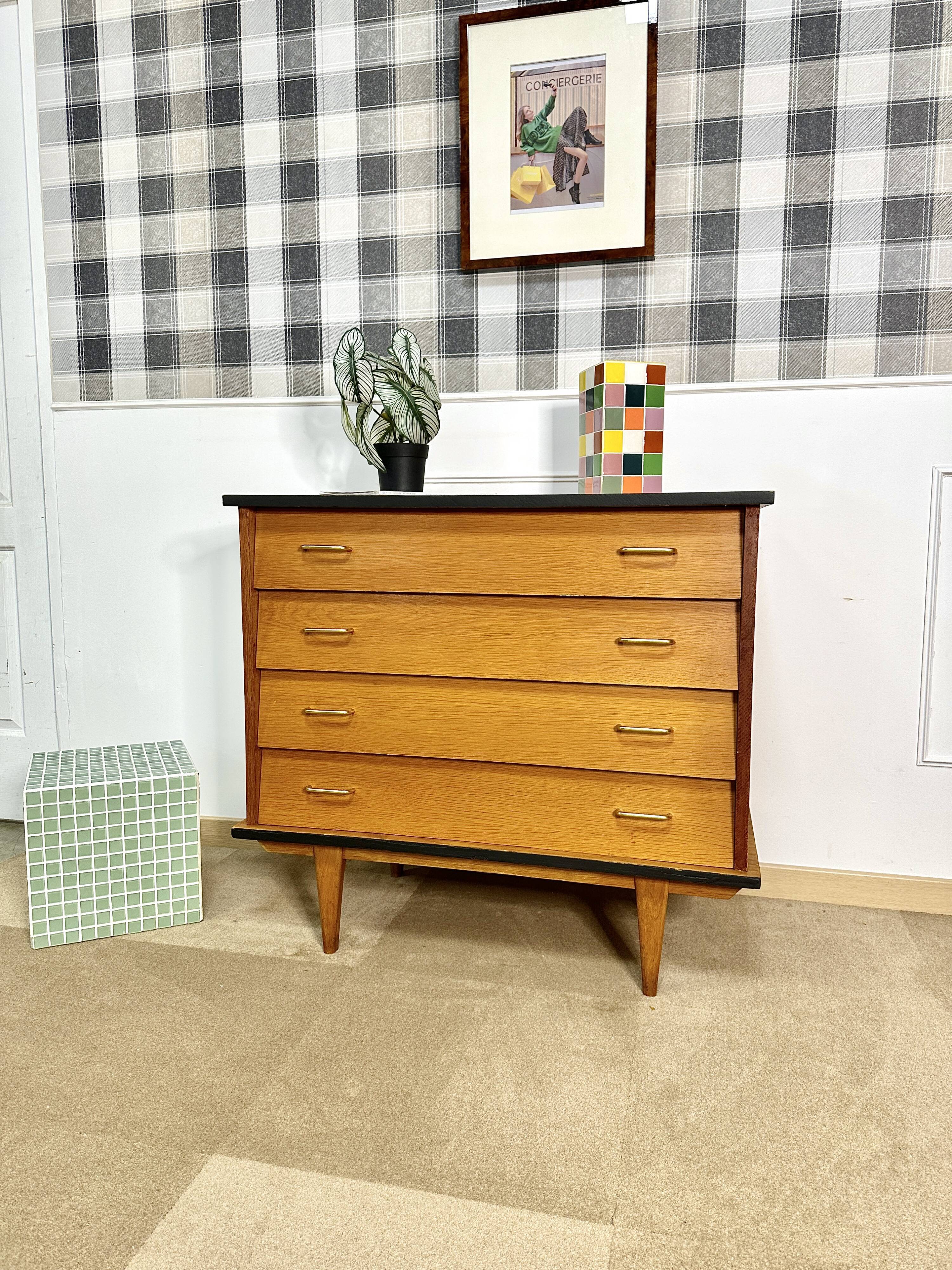 Vintage chest of drawers