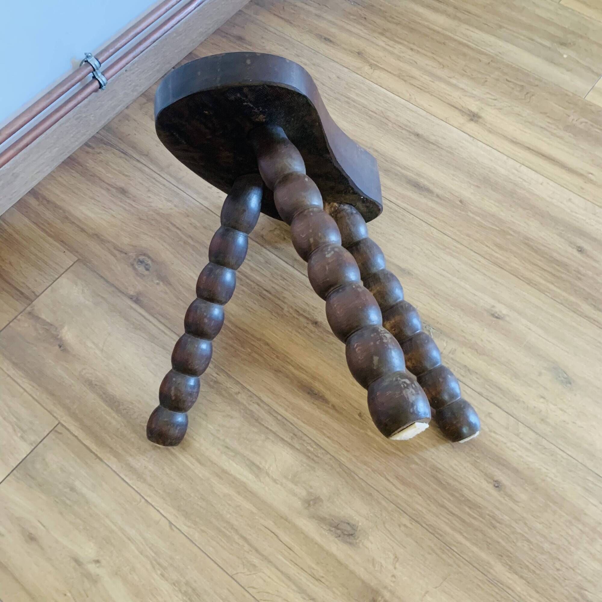 Tabouret vintage à pieds bobines