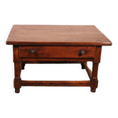 Table basse en noyer espagnol, fin du XVIe siècle