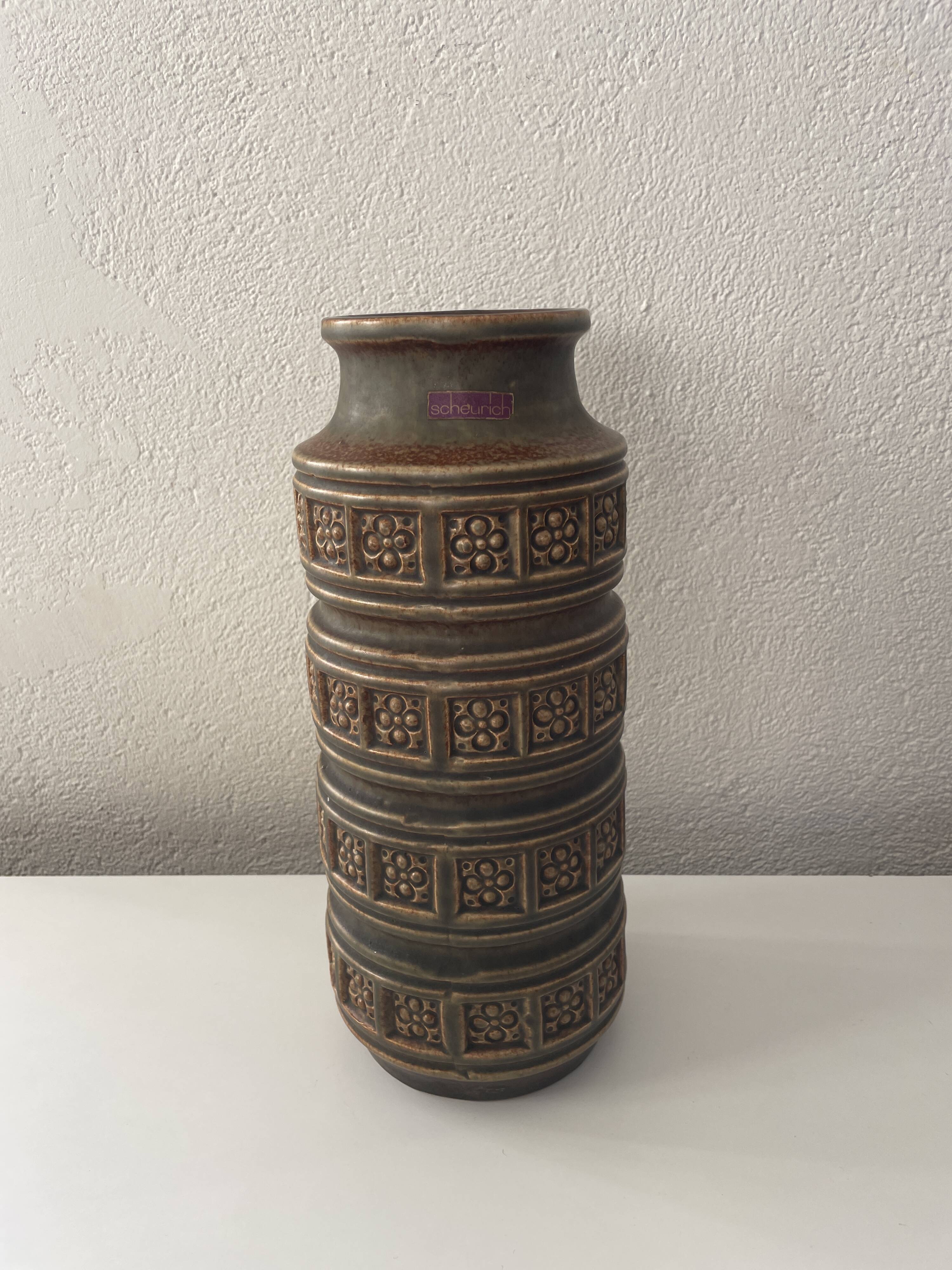 Mat green Tundra vase by Scheurich West Germany
