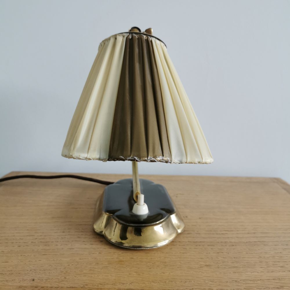 Retro bedside lamp