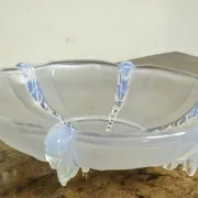 Centre de table en verre opalescent – Art Déco