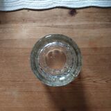 Ancien vase en verre moulé pressé