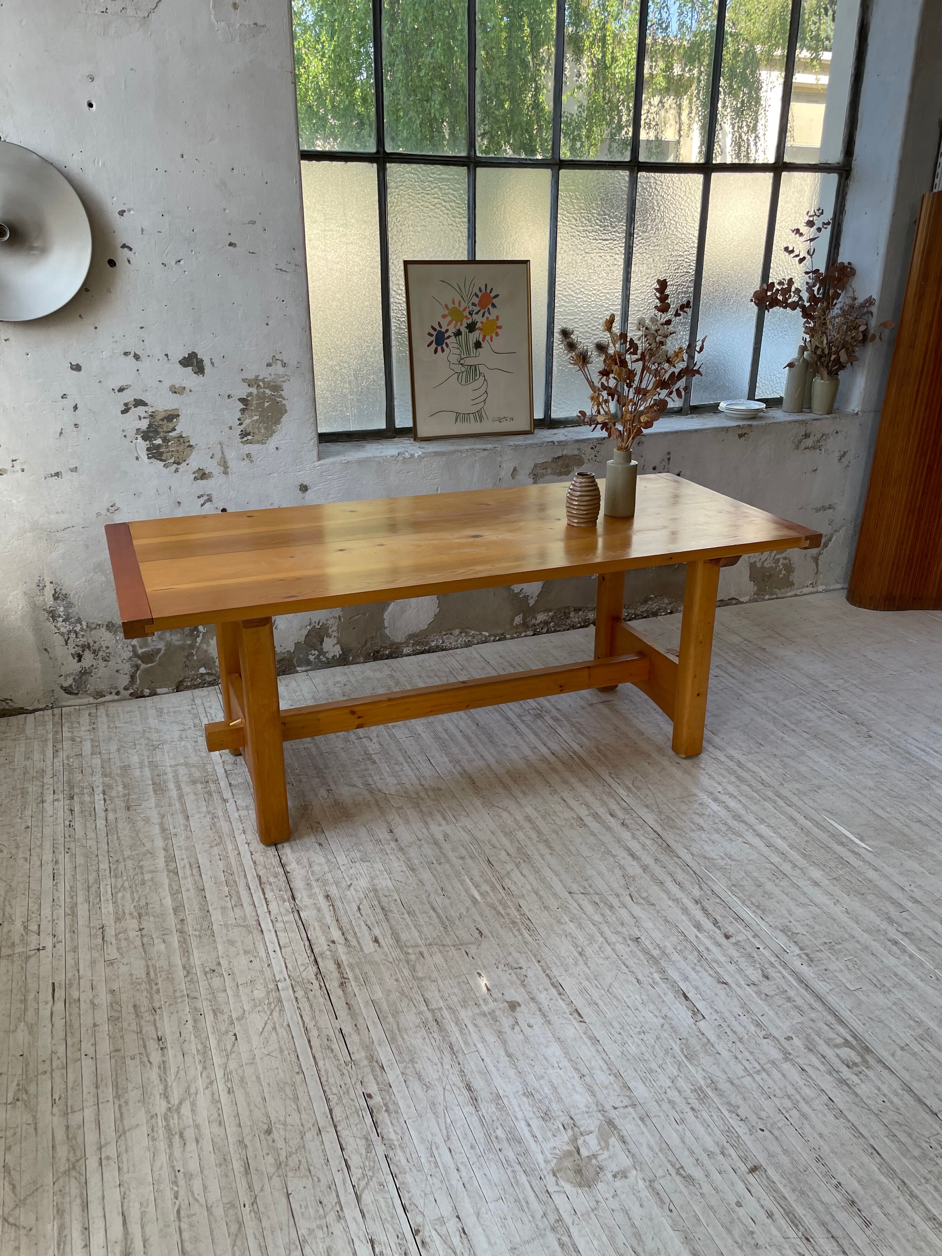 Mountain furniture table in pine 2m