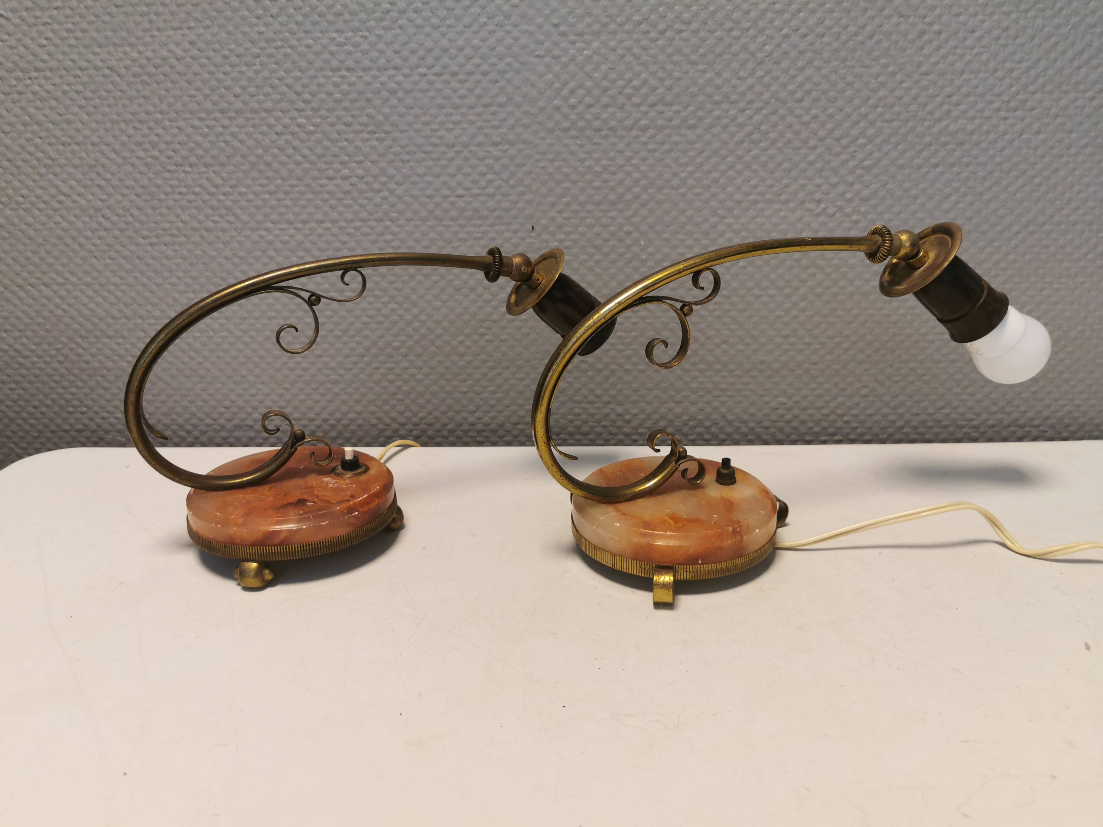 A set of very old art deco table lamps, estimated 1920s in brass and marble.