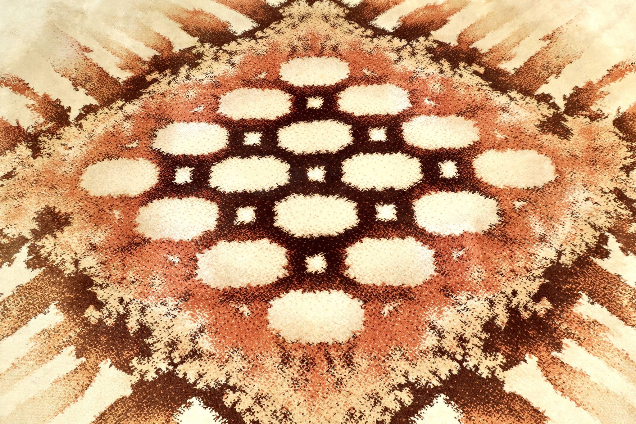 1970's Design Carpet Pure Wool Velvet, "Amazone" Belgium, 2m x 2.90m, Very Good Condition
