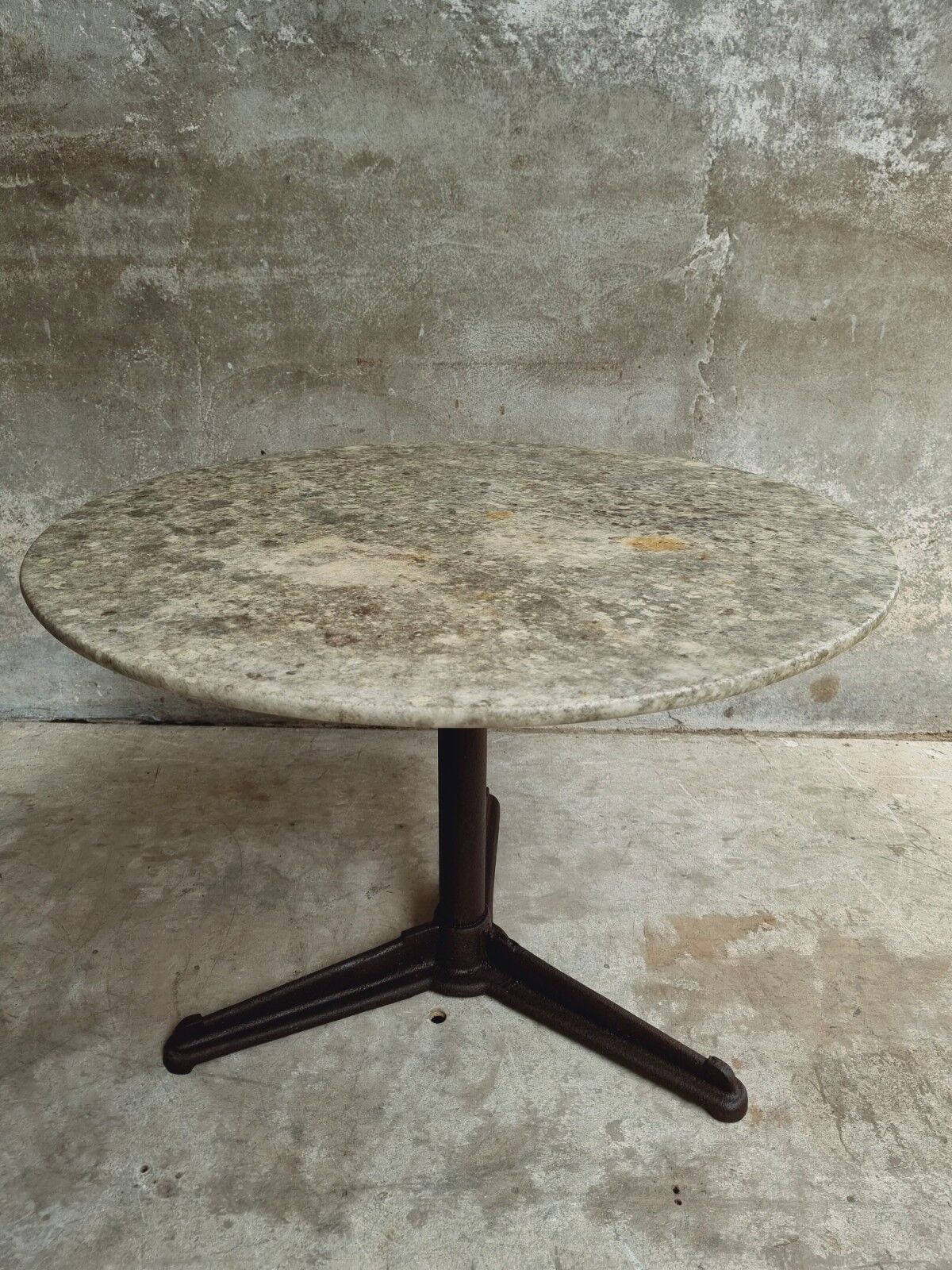 Garden table bistro table in cast iron with marble