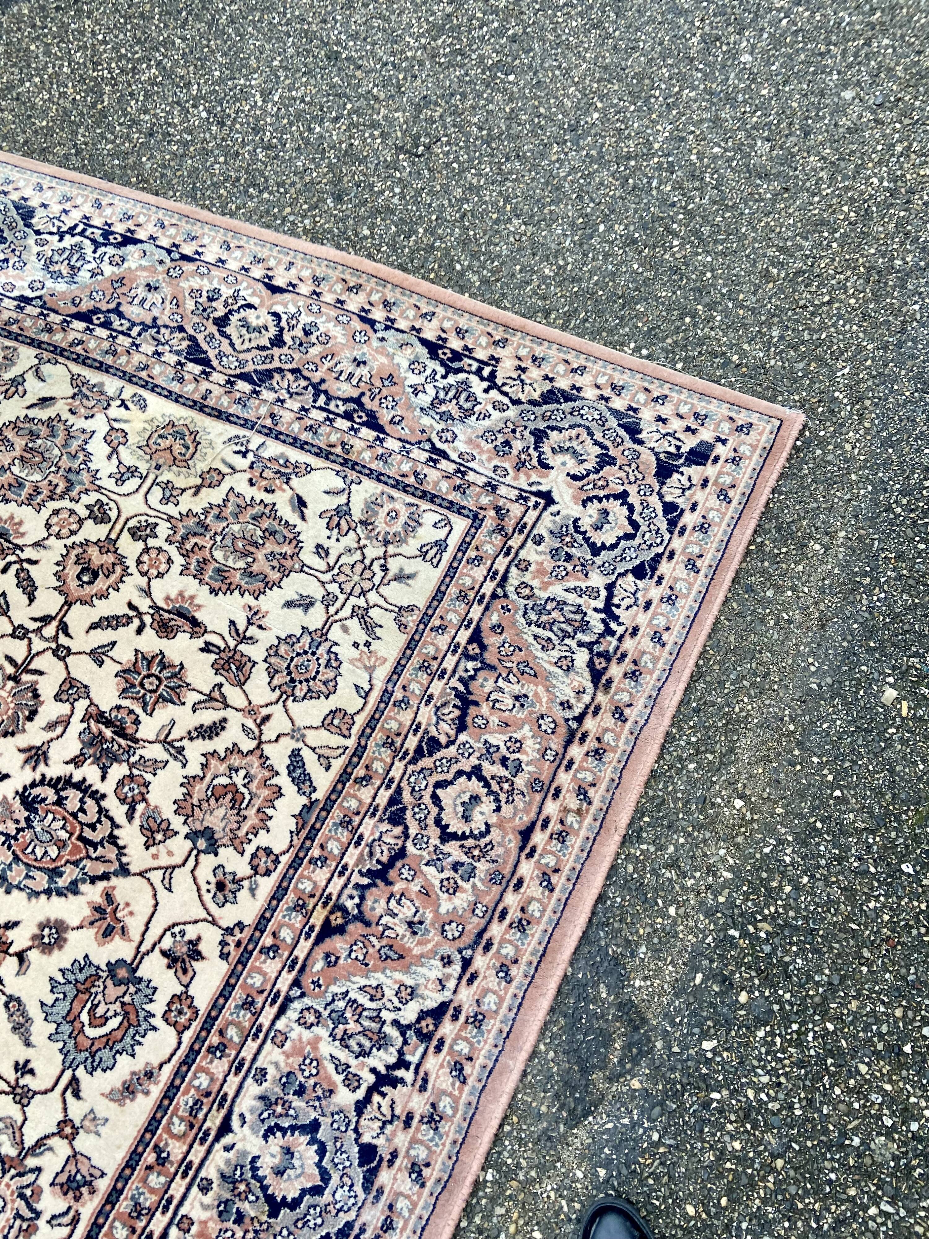 Tapis ancien rose