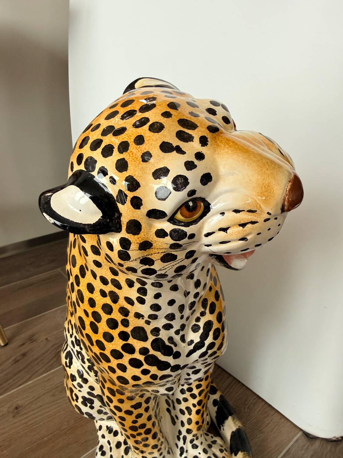 Leopard, Italian sculpture in glazed ceramic.