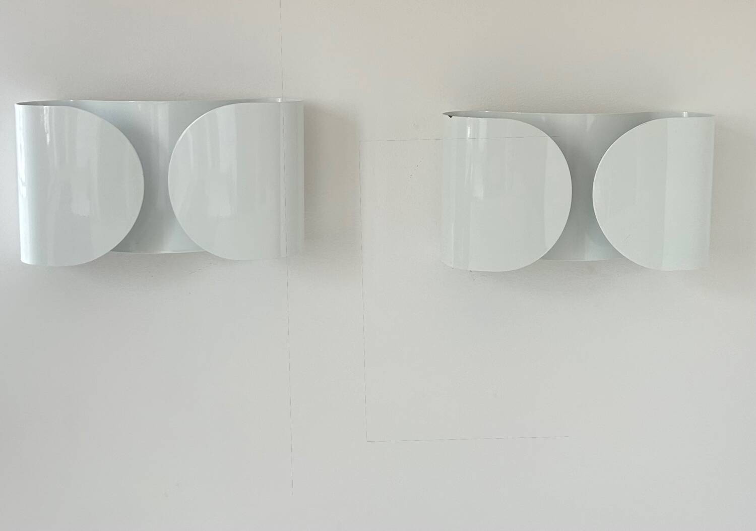 Pair of vintage Foglio wall lamps, white, Tobia Scarpa for Flos Italy
