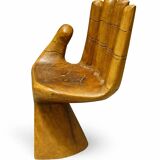 Sculptural armchair in solid wood – Hand shape