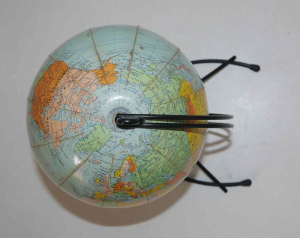 Ancien globe terrestre en carton Girard et Barrère années 50