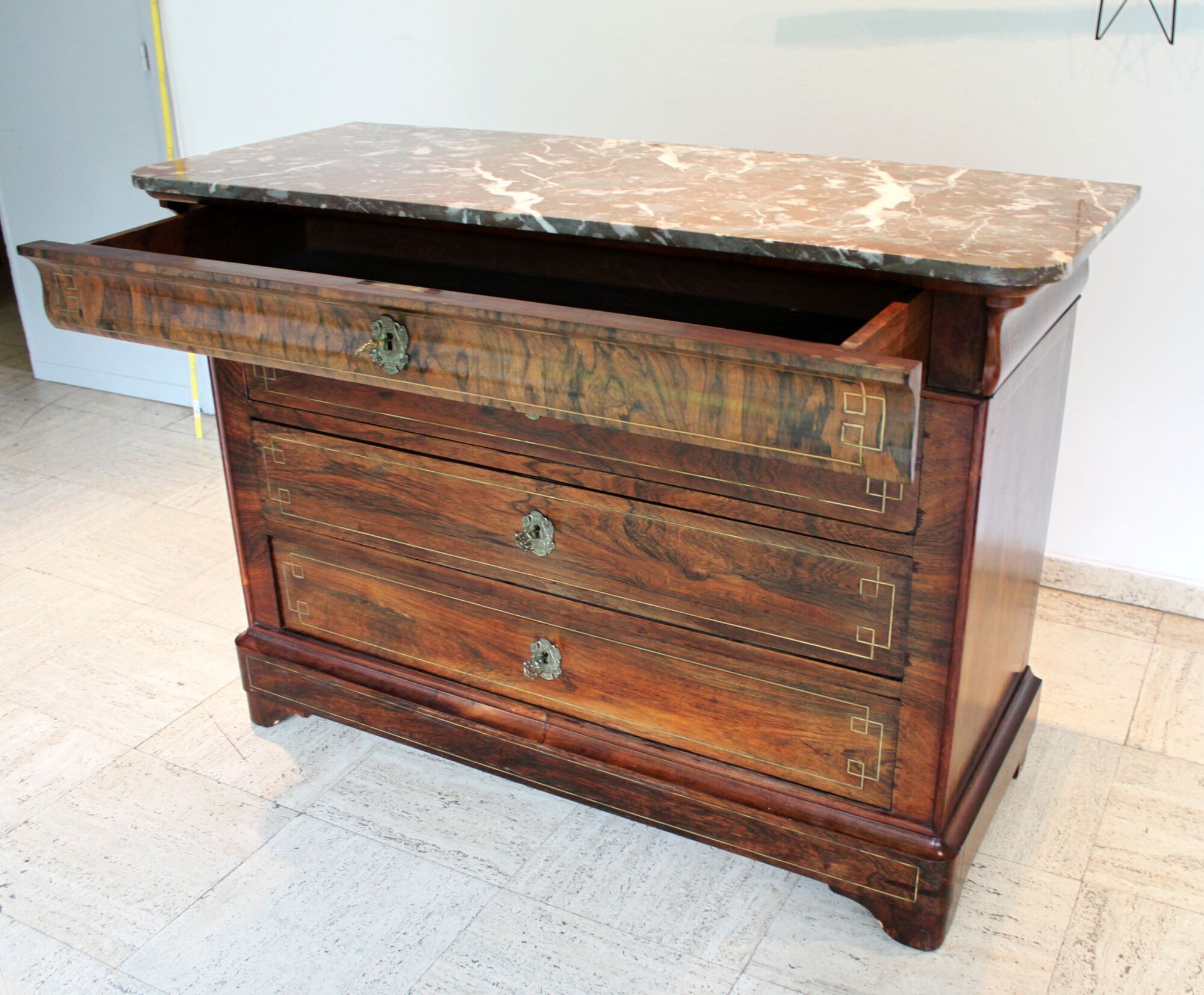 Parisian chest of drawers in mahogany, Charles X style, nineteenth.