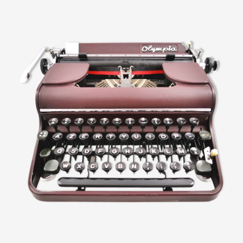 Olympia bordeaux revised typewriter with new ribbon