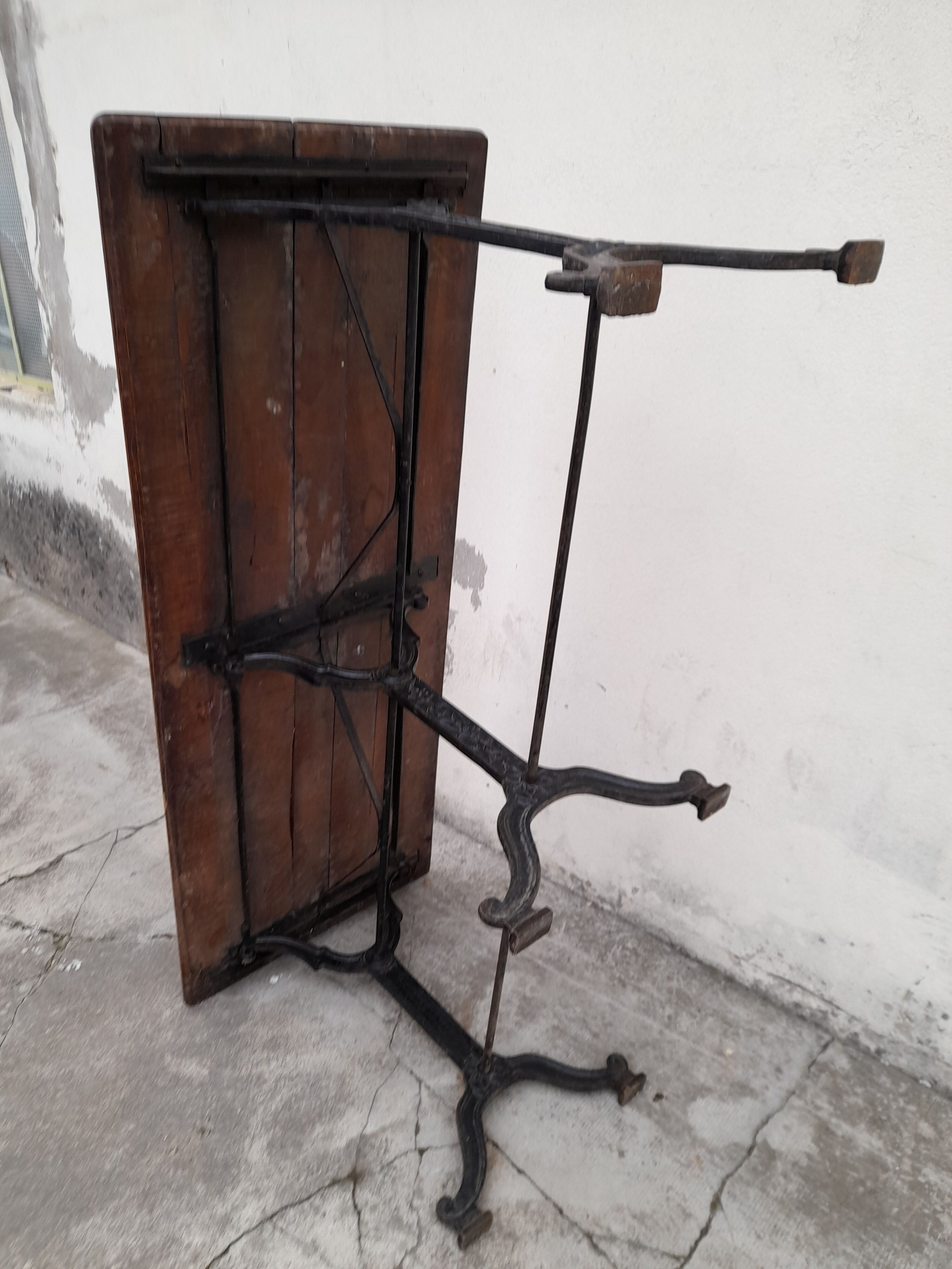 Table de bistrot en fonte 1900 1m50