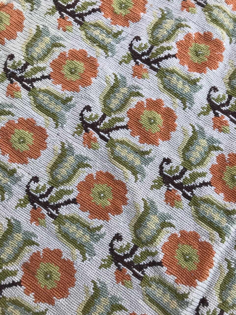 Vintage carpet with small dots 230x373 cm