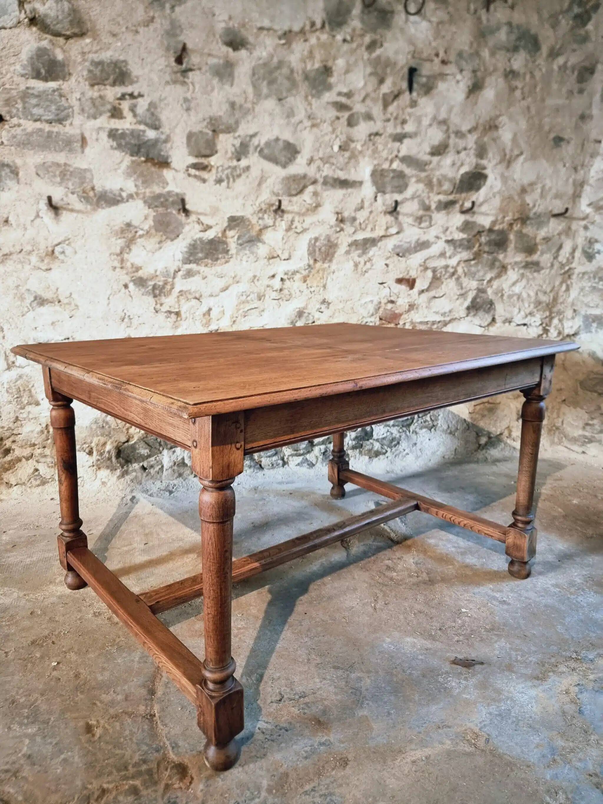 Antique French oak and elm dining table – Early 20th century farmhouse table with turned legs