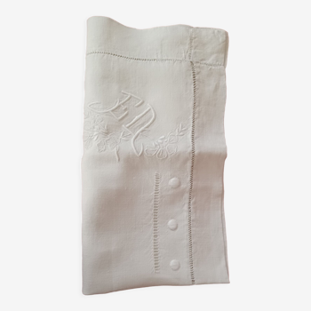 Pillowcase hand-embroidered thread monogram E.D.