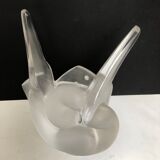 Vase stings flowers with doves Lalique