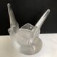 Vase pique fleurs aux colombes Lalique