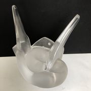 Vase stings flowers with doves Lalique