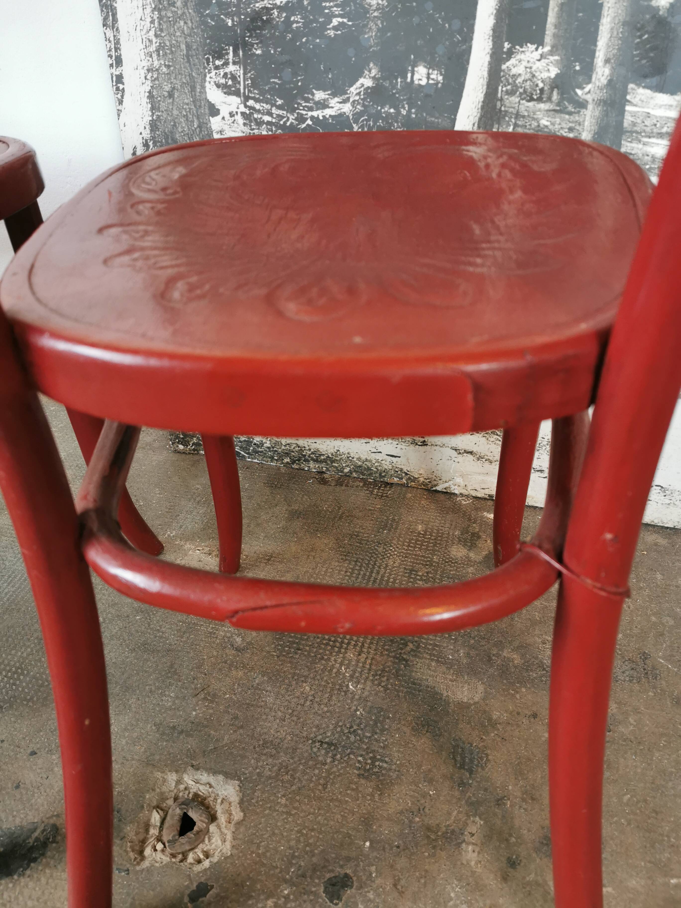 Set of 4 curved wooden bistro chairs Fischel