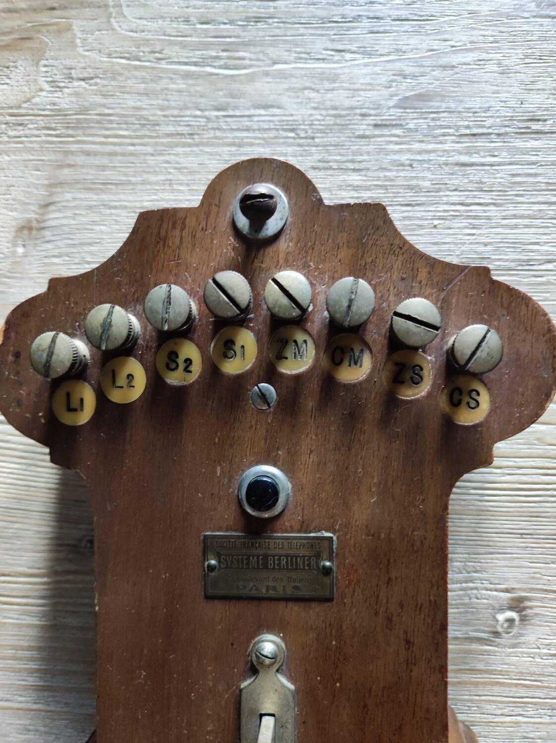 Standard telephone