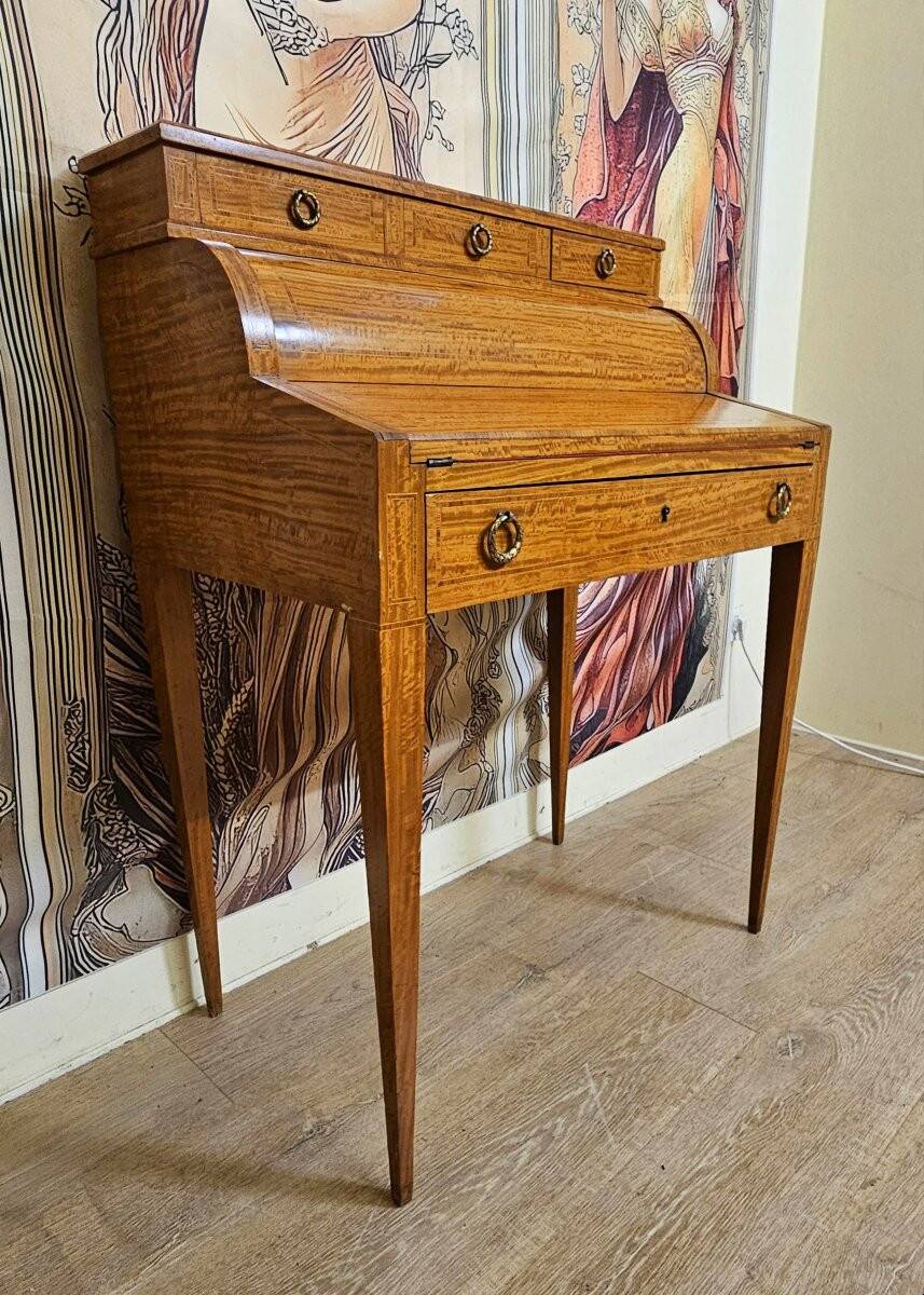 Cylinder desk / Drop-leaf desk – marquetry – Louis XVI style - 20th century