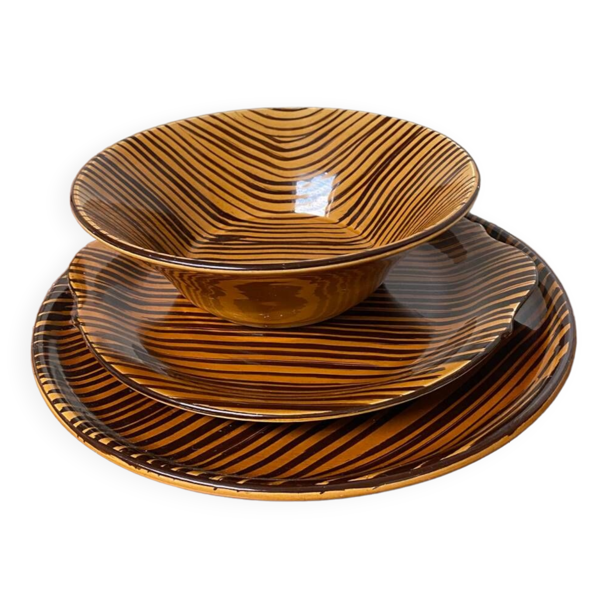 Set of vintage dishes