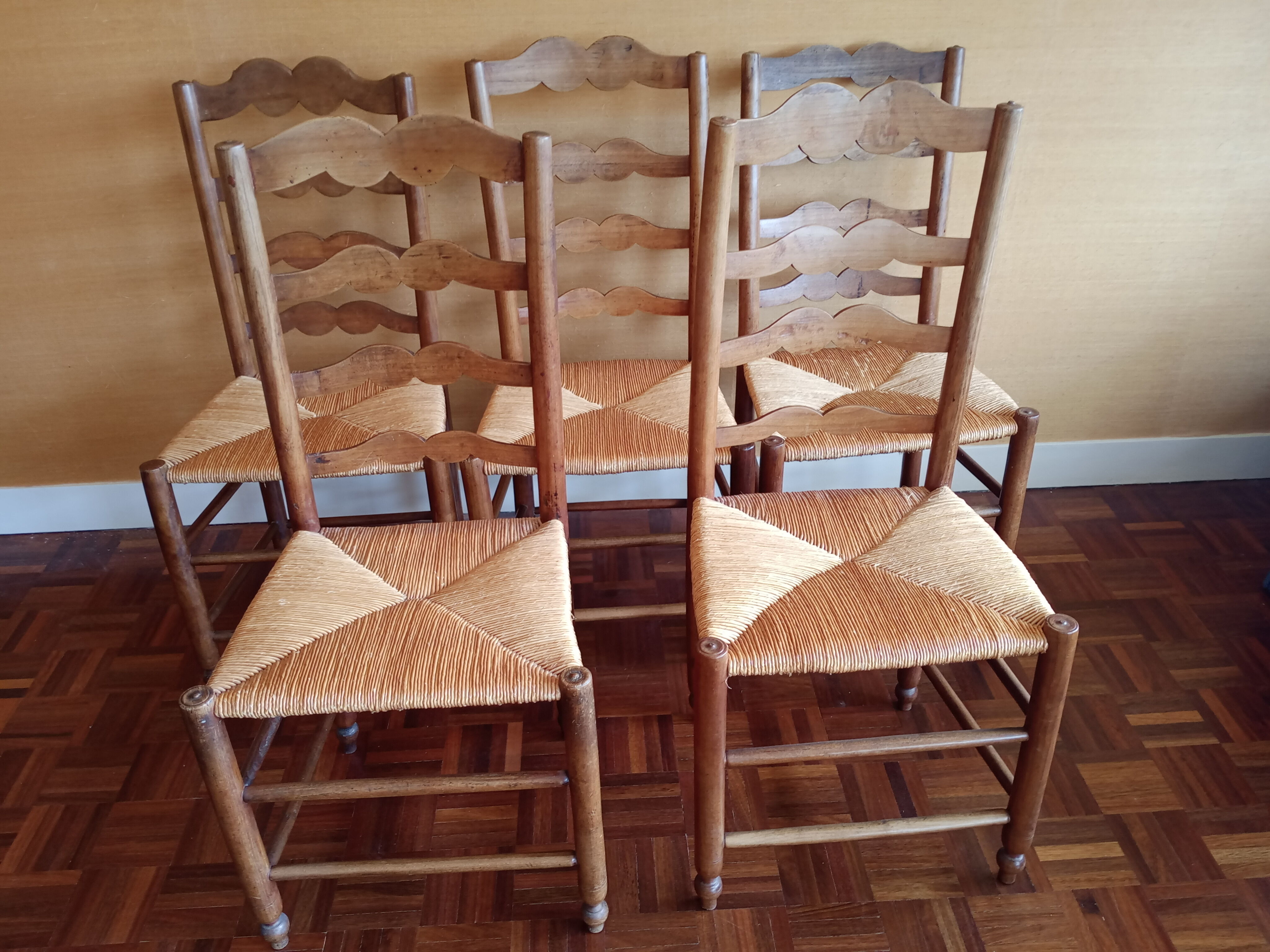 6 old straw chairs 19th