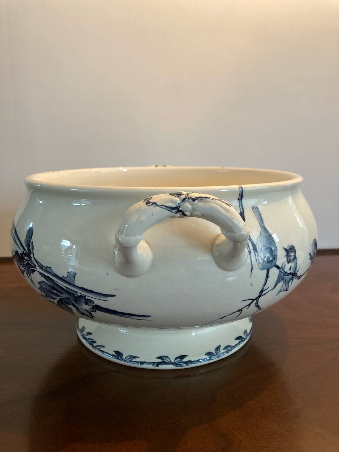 Iron earth soup tureen Grand dépôt Printemps Oxford