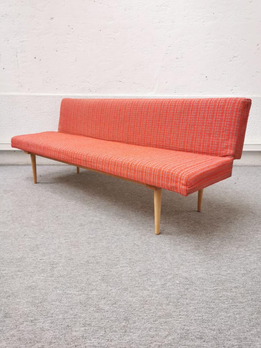 Day bed red fabric