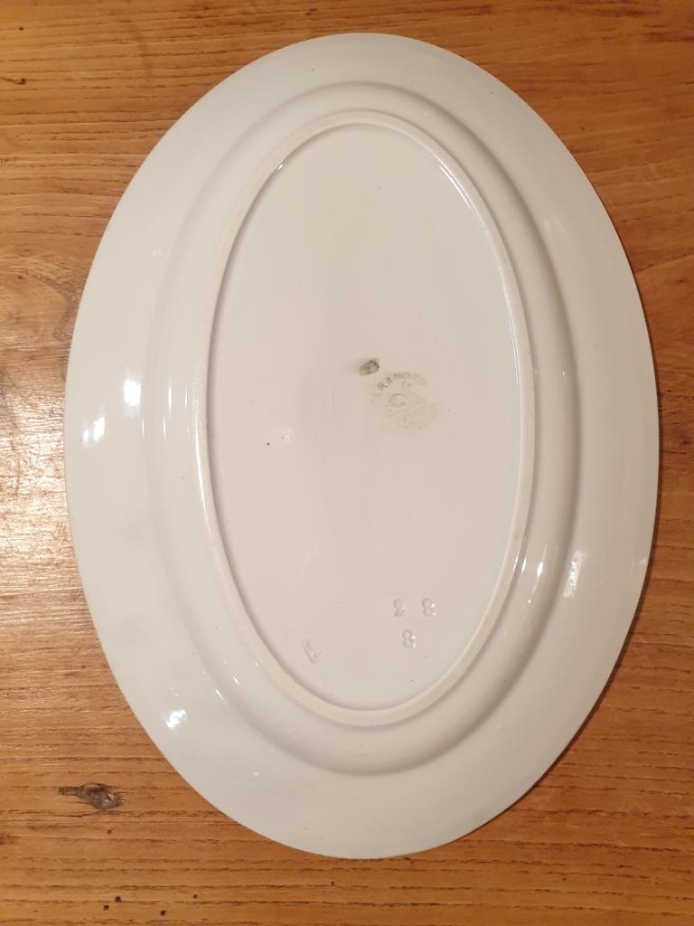 Plat ovale damiers rouges et verts Saint-Amand 31x22