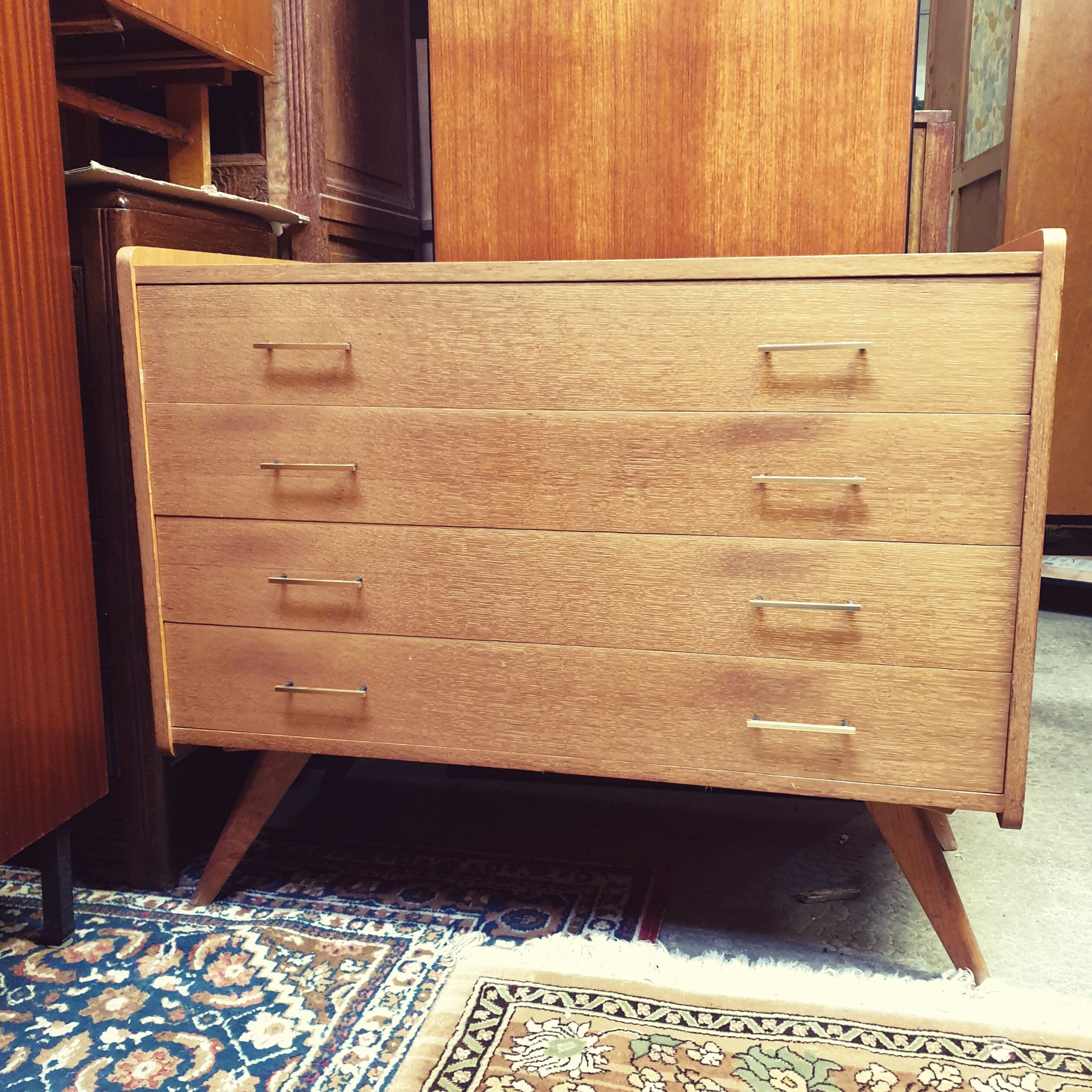 Commode scandinave vintage pieds compas
