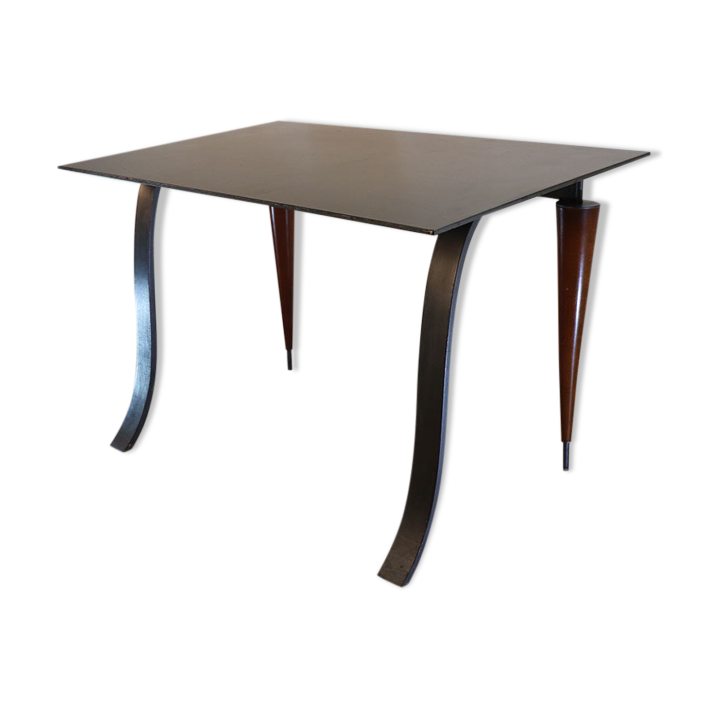 Bureau minimaliste en acier et bois