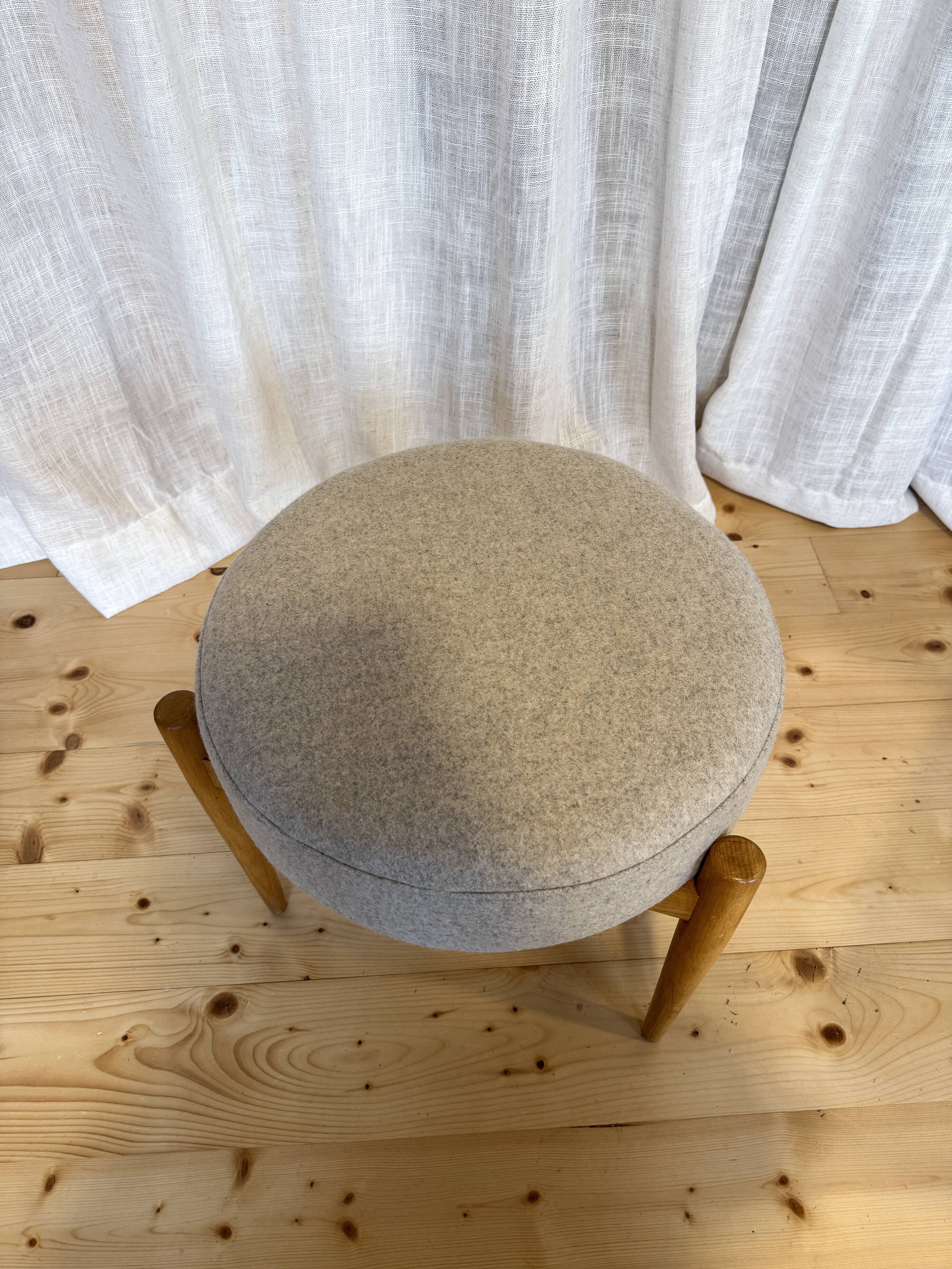 Tabouret tripode scandinave vintage