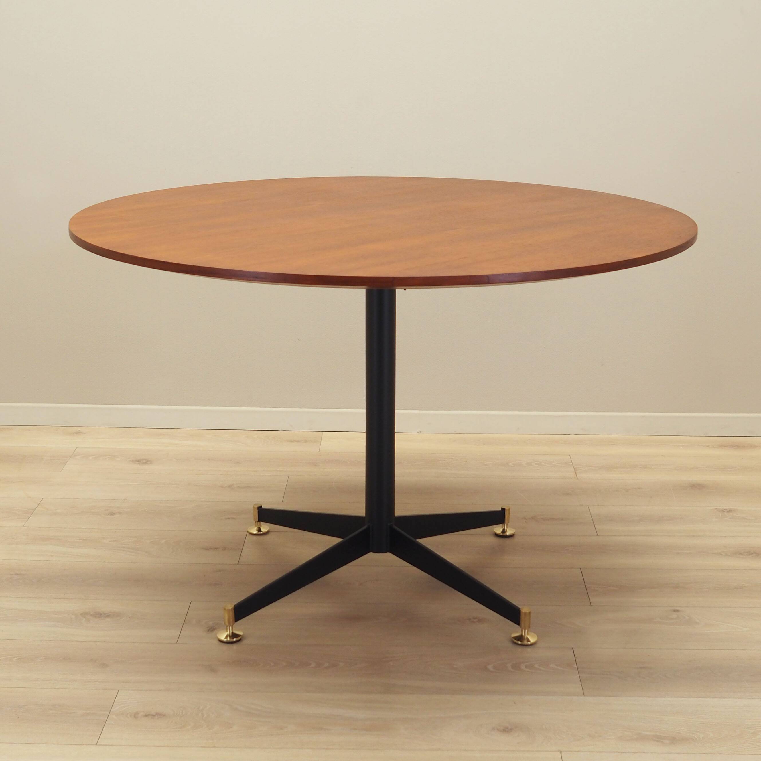 Teak round table, Italian design, 1970s, production: Italy
