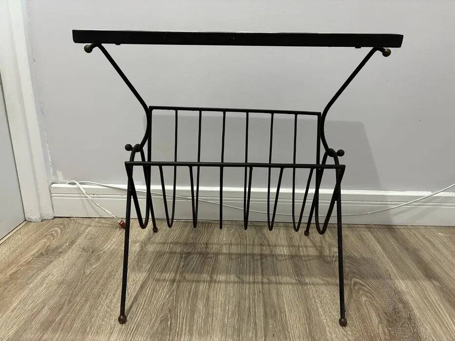 Table d'appoint, porte-revue en carreaux en céramique et fer N. Teplow, années 1950