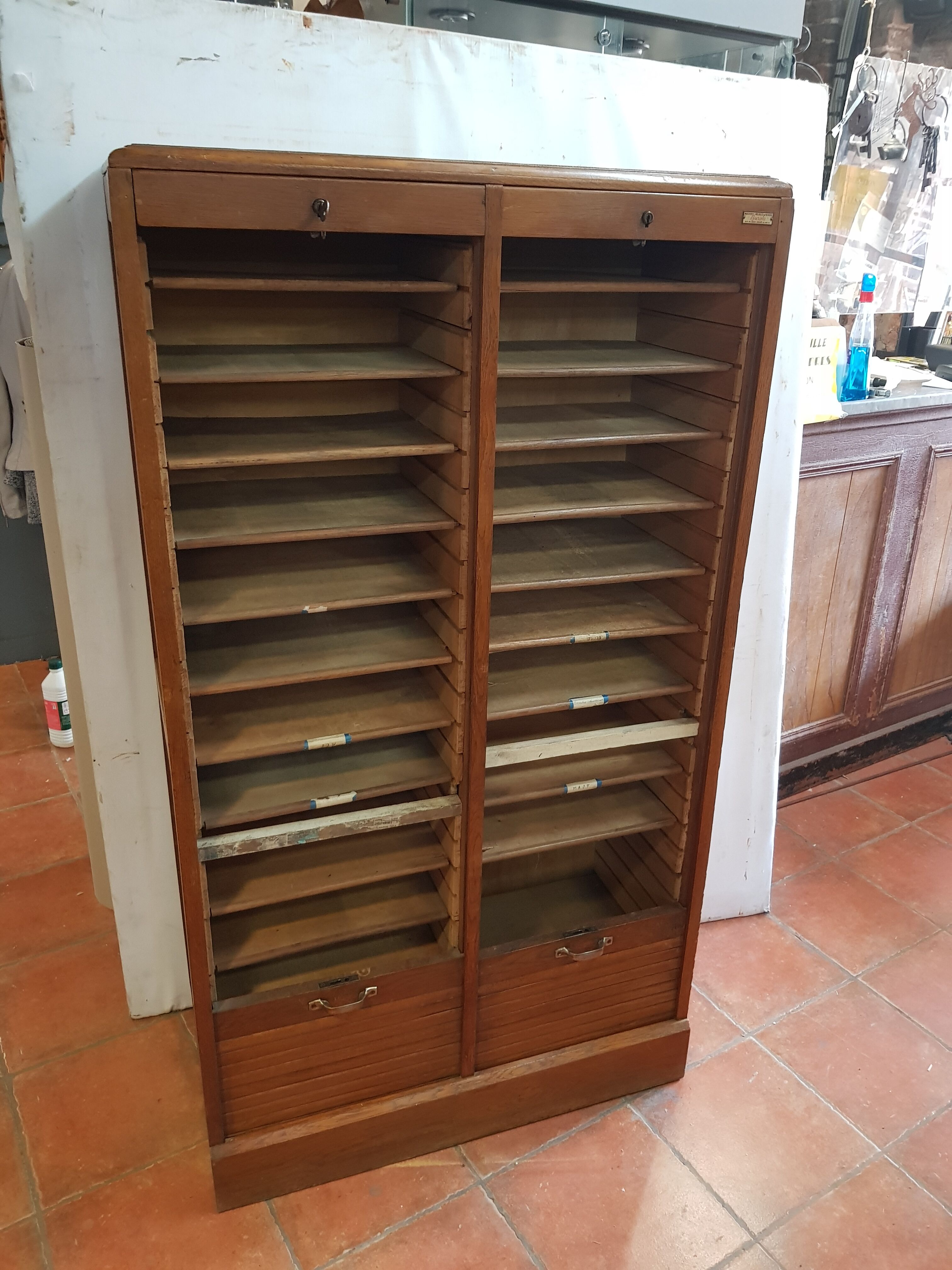 Double oak curtain binder